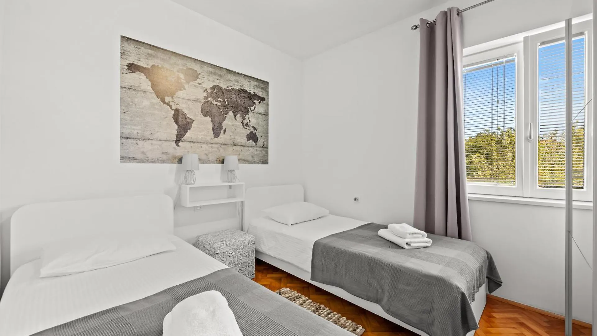 Holiday Home With Pool And Garden Trviz Croatie