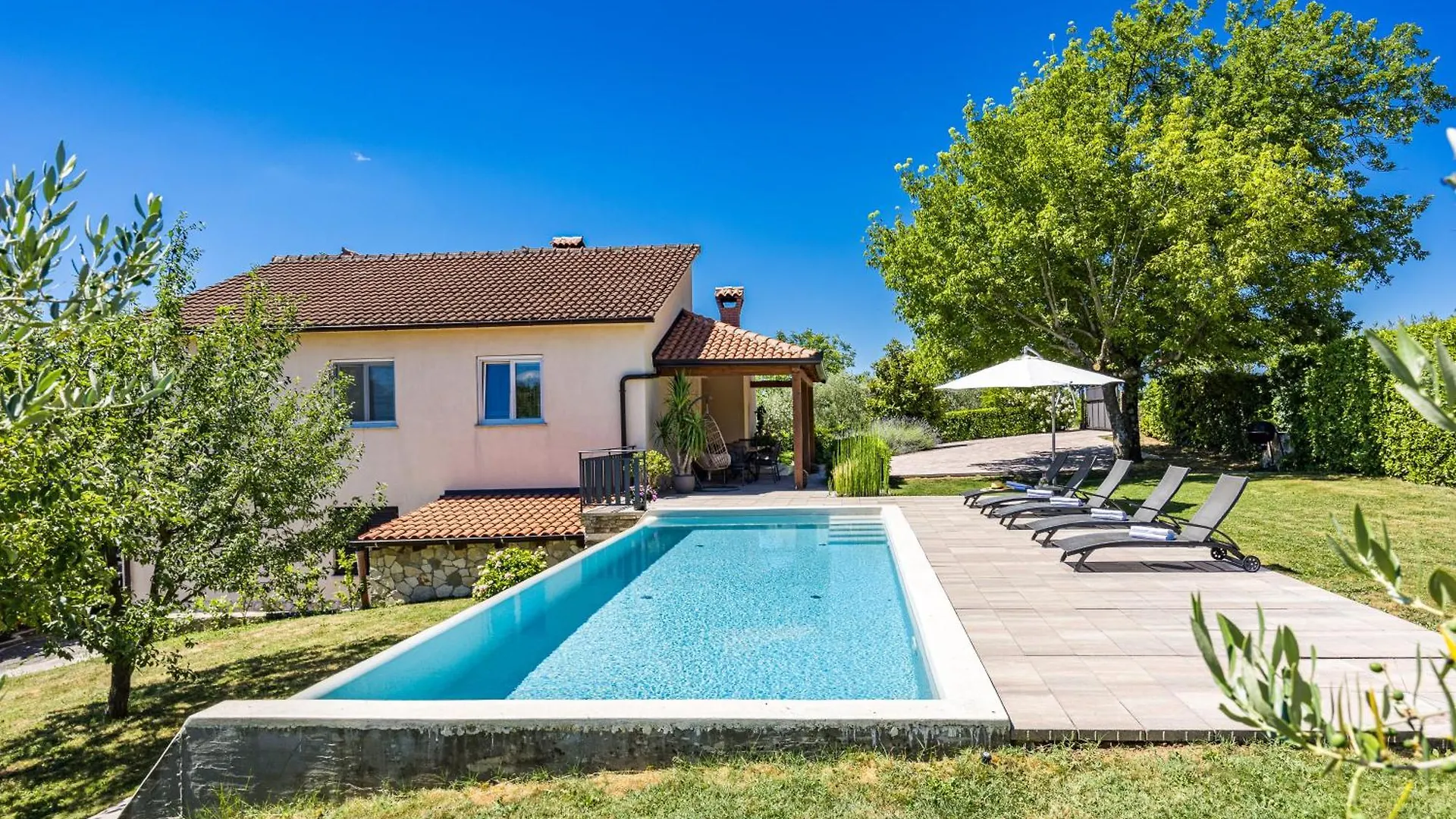 Holiday Home With Pool And Garden Trviz Croatie